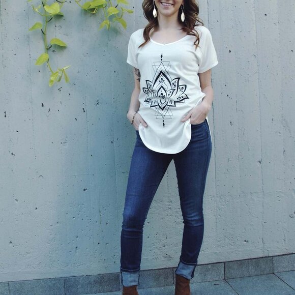 LOTUS Tee - tencel and organic cotton top (white) - Picture 3 of 9